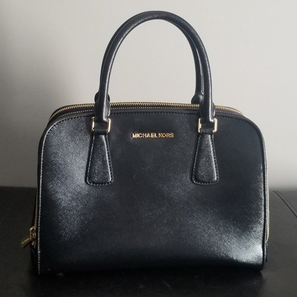 Michael Kors Black Handbag! - Picture 1 of 9
